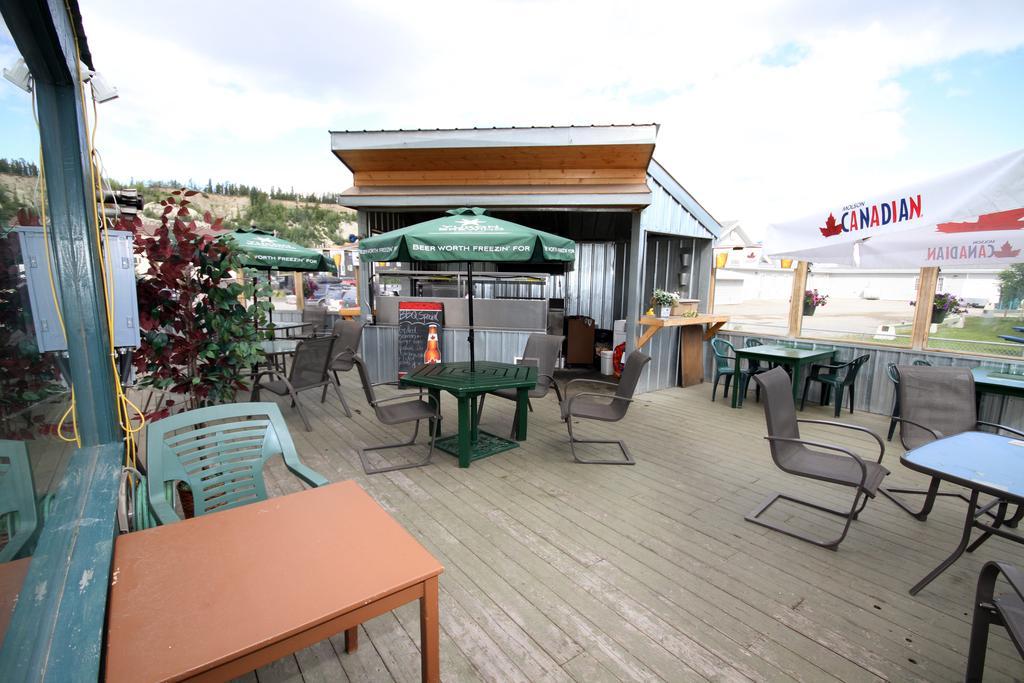 Coast High Country Inn Whitehorse Exteriér fotografie
